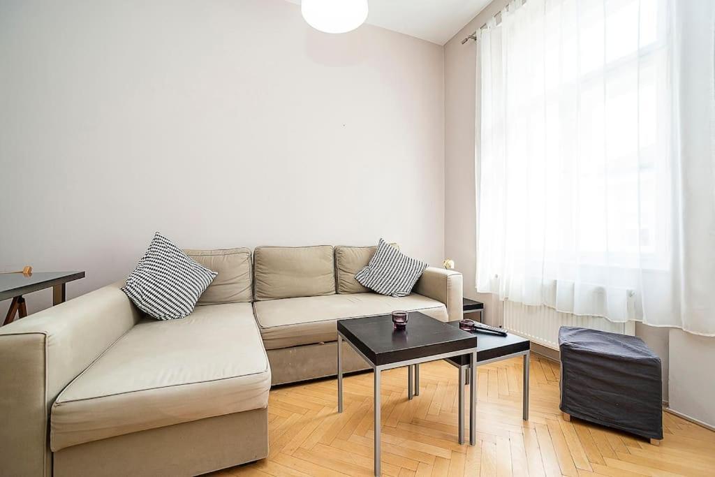 Cozy And Sunny Apartment In Uptown Prague Ngoại thất bức ảnh