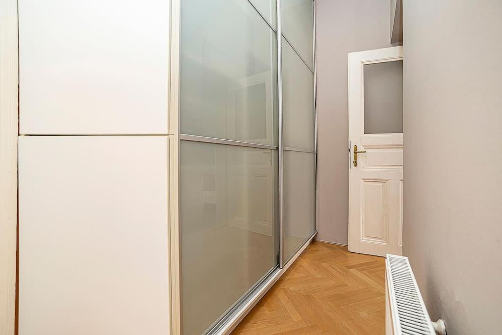 Cozy And Sunny Apartment In Uptown Prague Ngoại thất bức ảnh
